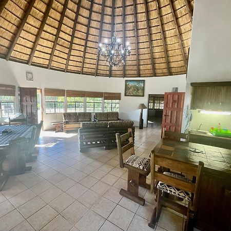 שידנגלי Nhambavale Lodge מראה חיצוני תמונה