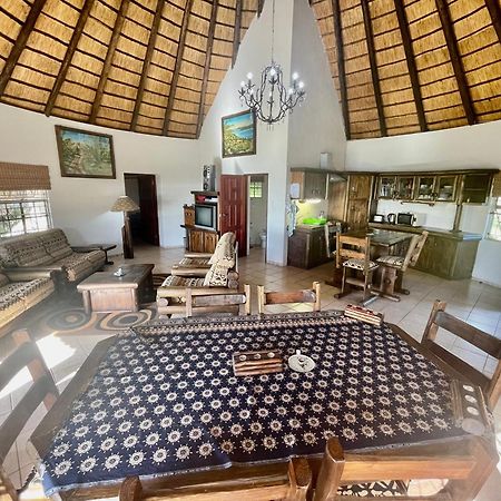 שידנגלי Nhambavale Lodge מראה חיצוני תמונה