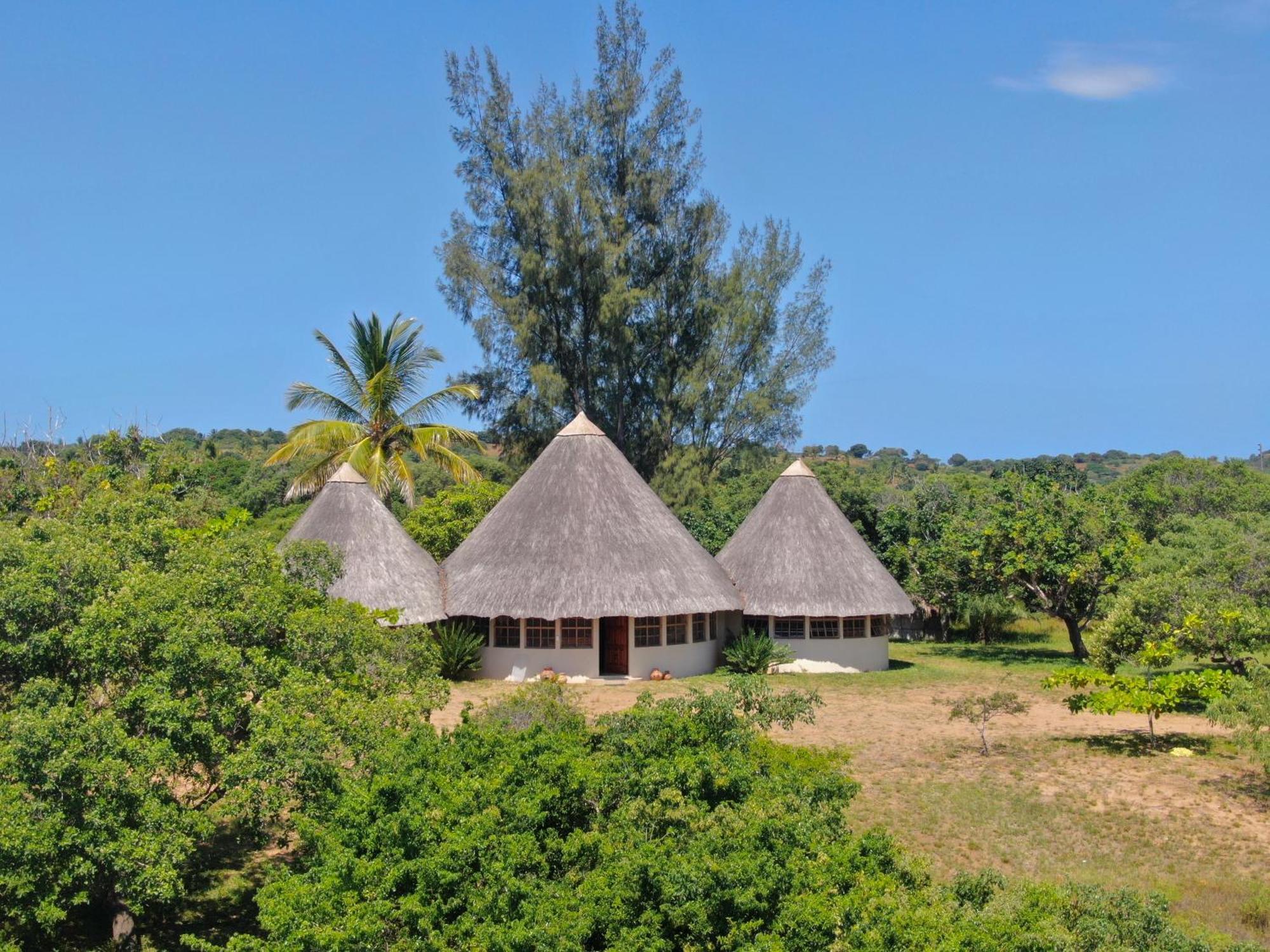 שידנגלי Nhambavale Lodge מראה חיצוני תמונה