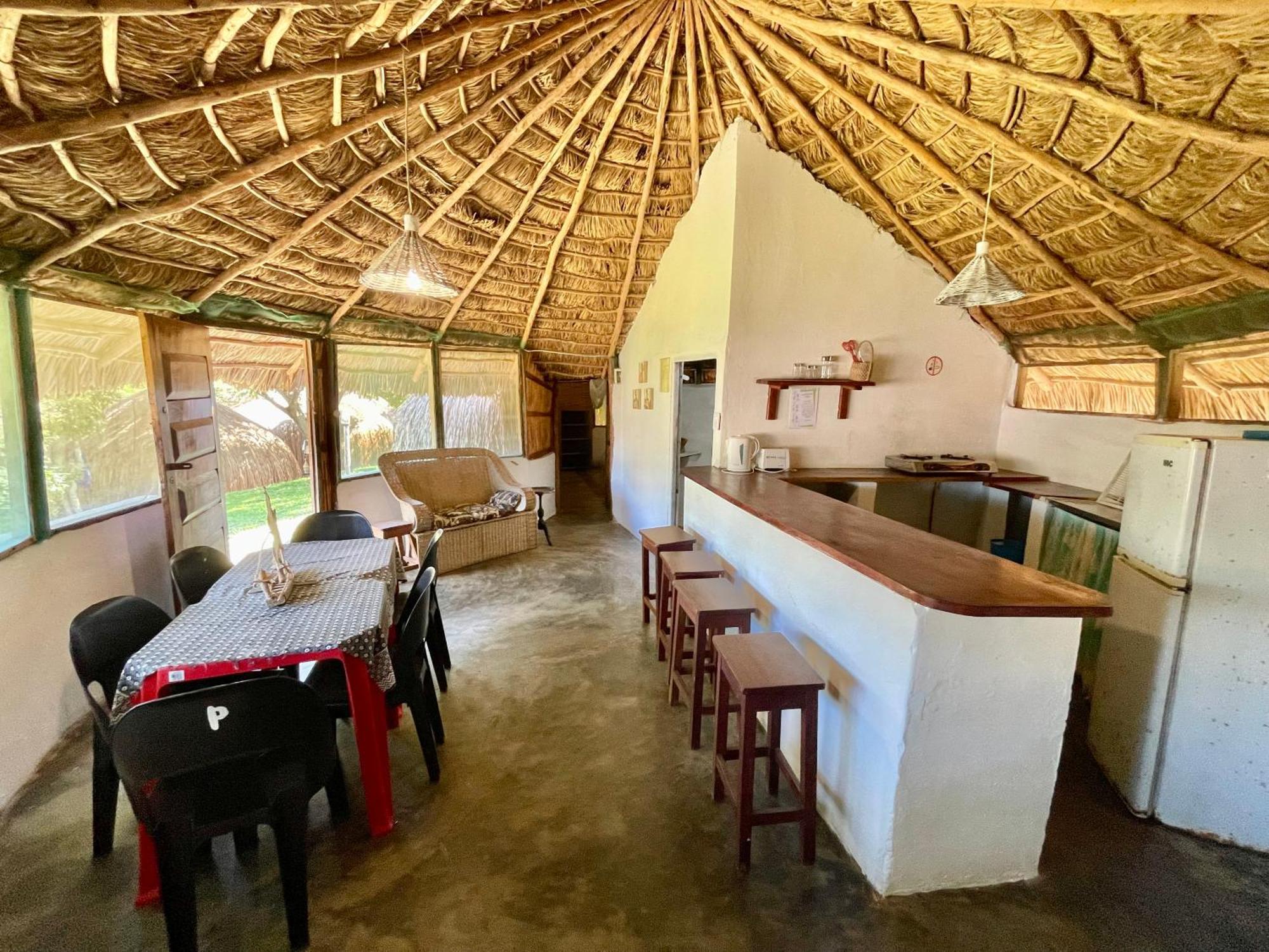 שידנגלי Nhambavale Lodge מראה חיצוני תמונה