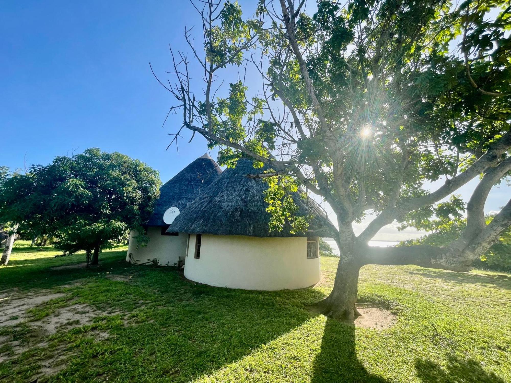 שידנגלי Nhambavale Lodge מראה חיצוני תמונה