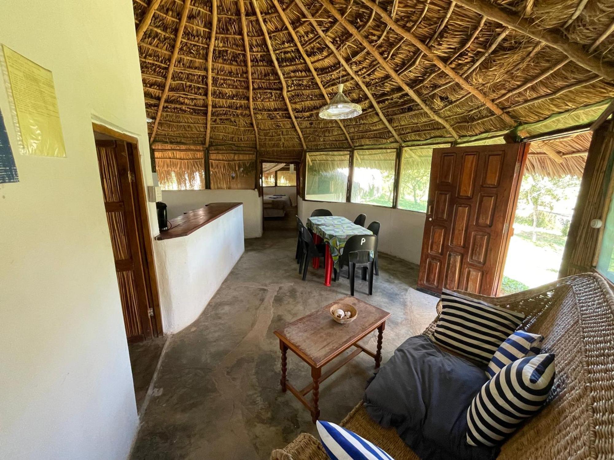 שידנגלי Nhambavale Lodge מראה חיצוני תמונה