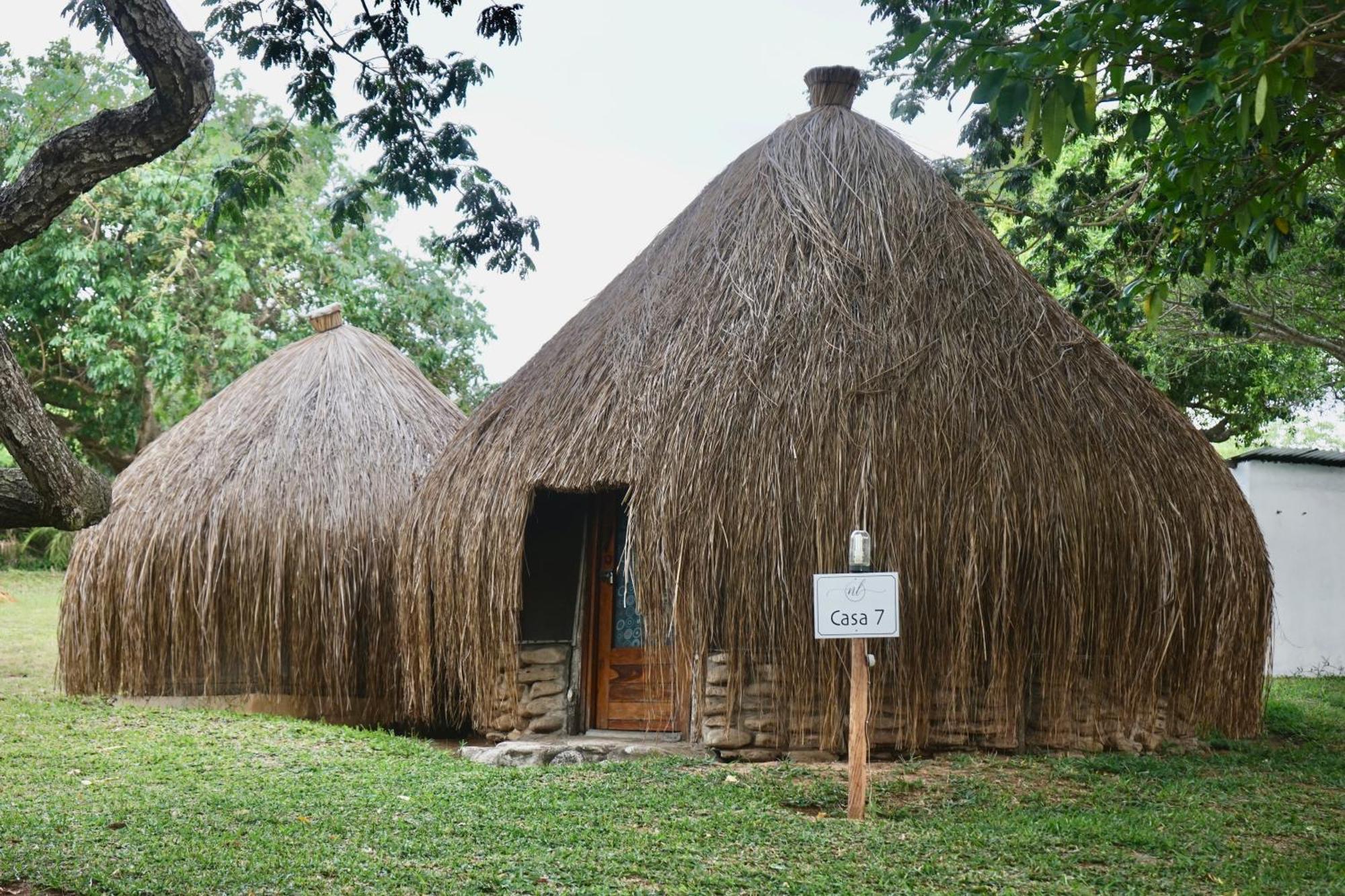 שידנגלי Nhambavale Lodge מראה חיצוני תמונה