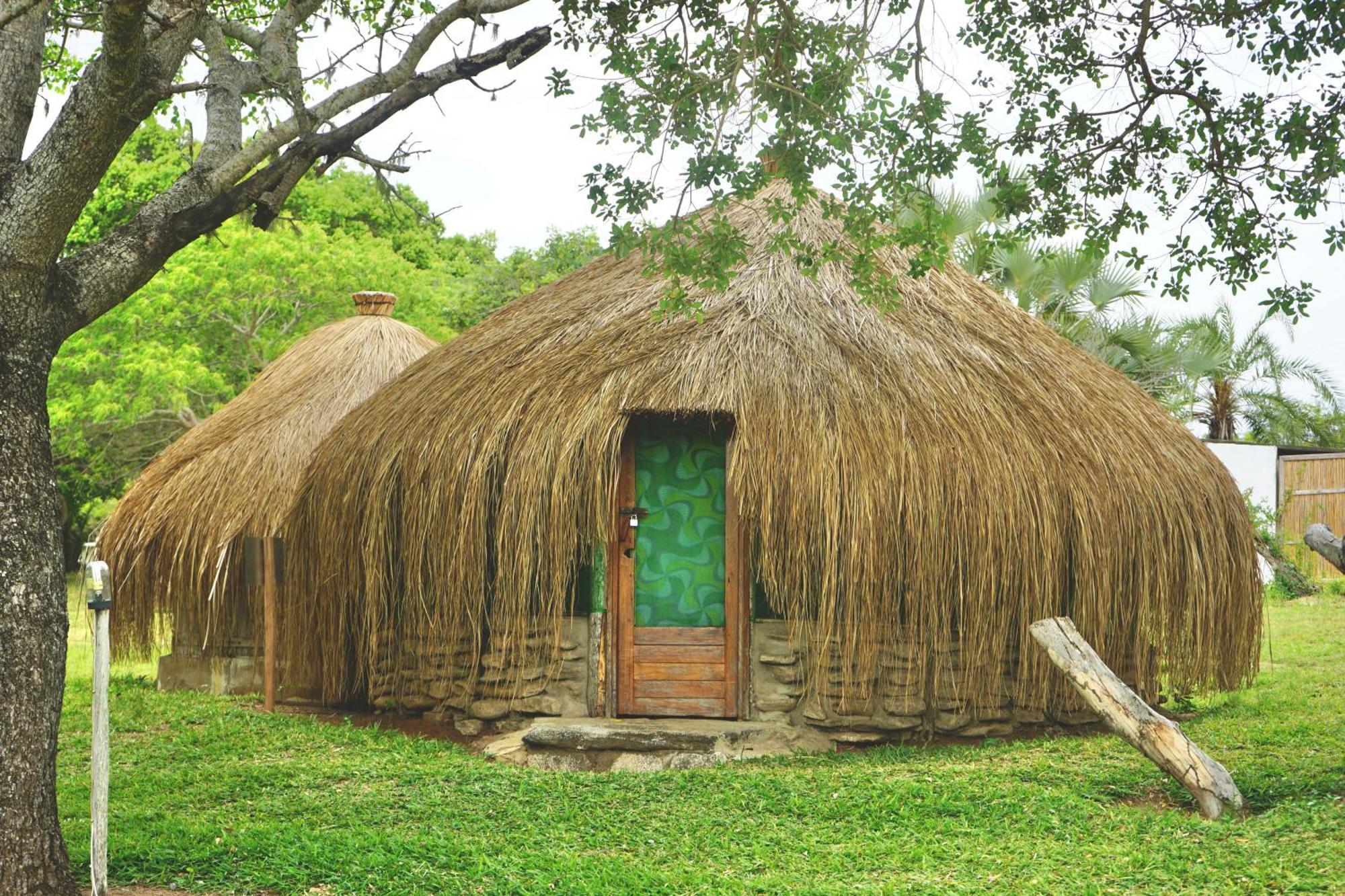 שידנגלי Nhambavale Lodge מראה חיצוני תמונה