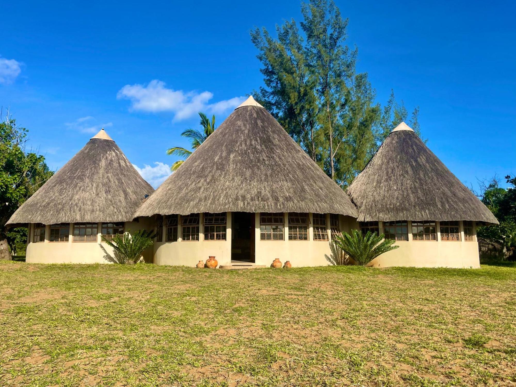 שידנגלי Nhambavale Lodge מראה חיצוני תמונה